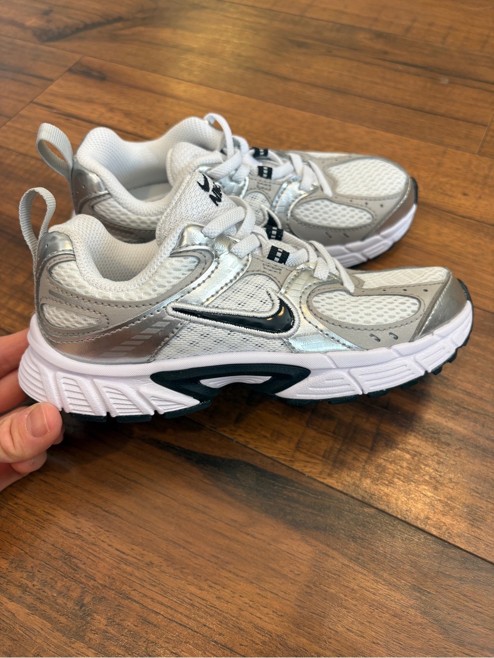 Nike V5 RNR Kids Running Shoes Sneakers Size 13 White Silver NWOB
